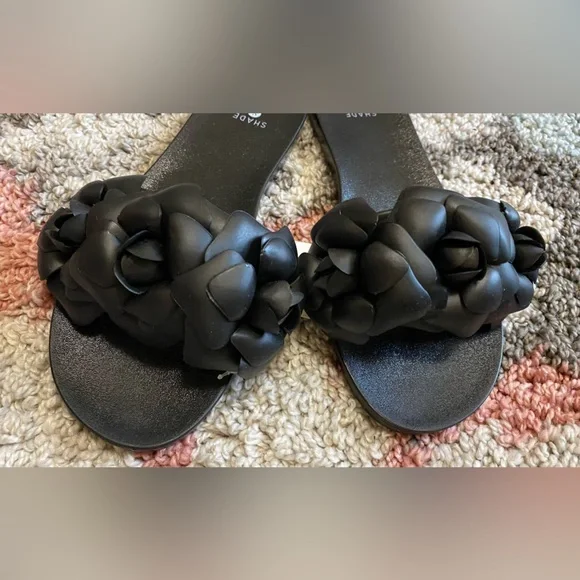 Women’s Jelly Sandals - Picture 2 of 5